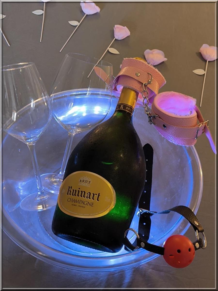 Love-Room Discret 40 M2 Bormes Les Mimosas Village Avec Terrasse מראה חיצוני תמונה
