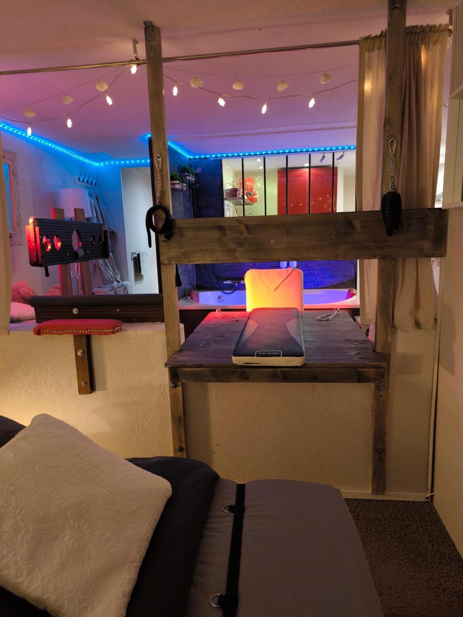 Love-Room Discret 40 M2 Bormes Les Mimosas Village Avec Terrasse מראה חיצוני תמונה