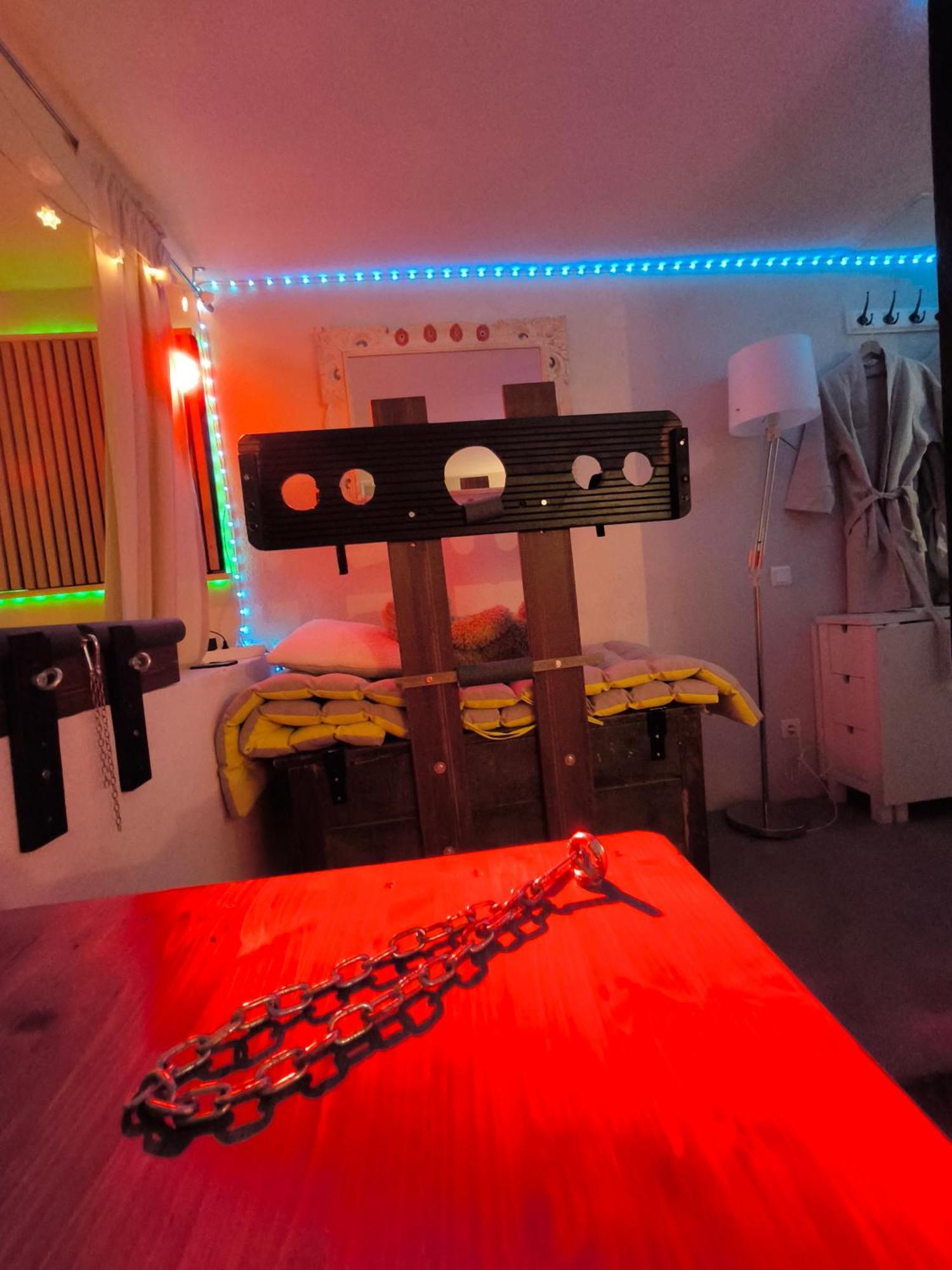 Love-Room Discret 40 M2 Bormes Les Mimosas Village Avec Terrasse מראה חיצוני תמונה