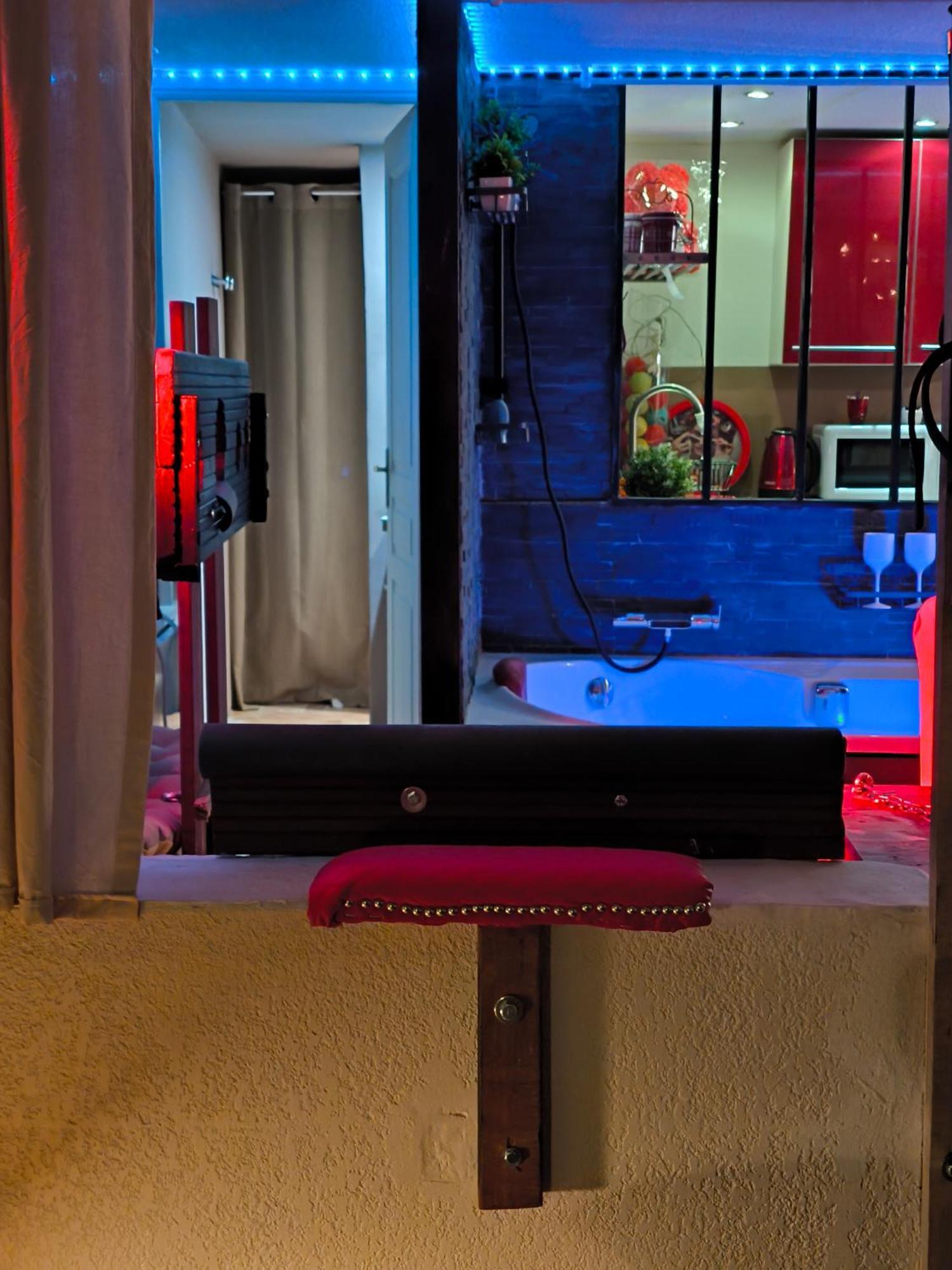 Love-Room Discret 40 M2 Bormes Les Mimosas Village Avec Terrasse מראה חיצוני תמונה