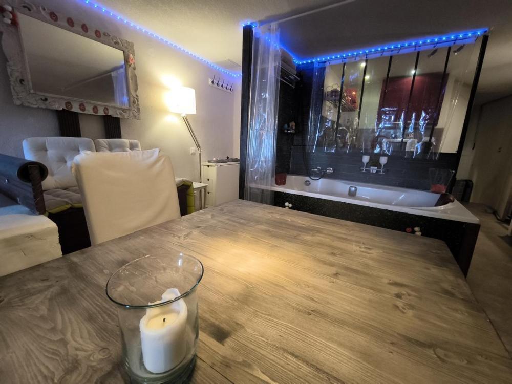 Love-Room Discret 40 M2 Bormes Les Mimosas Village Avec Terrasse מראה חיצוני תמונה